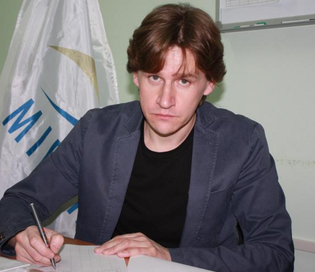 Декан Миронов Сергей Владимирович